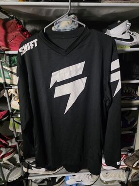 🔥 Shift Men’s Size L Black Long-Sleeve Jersey White Logo